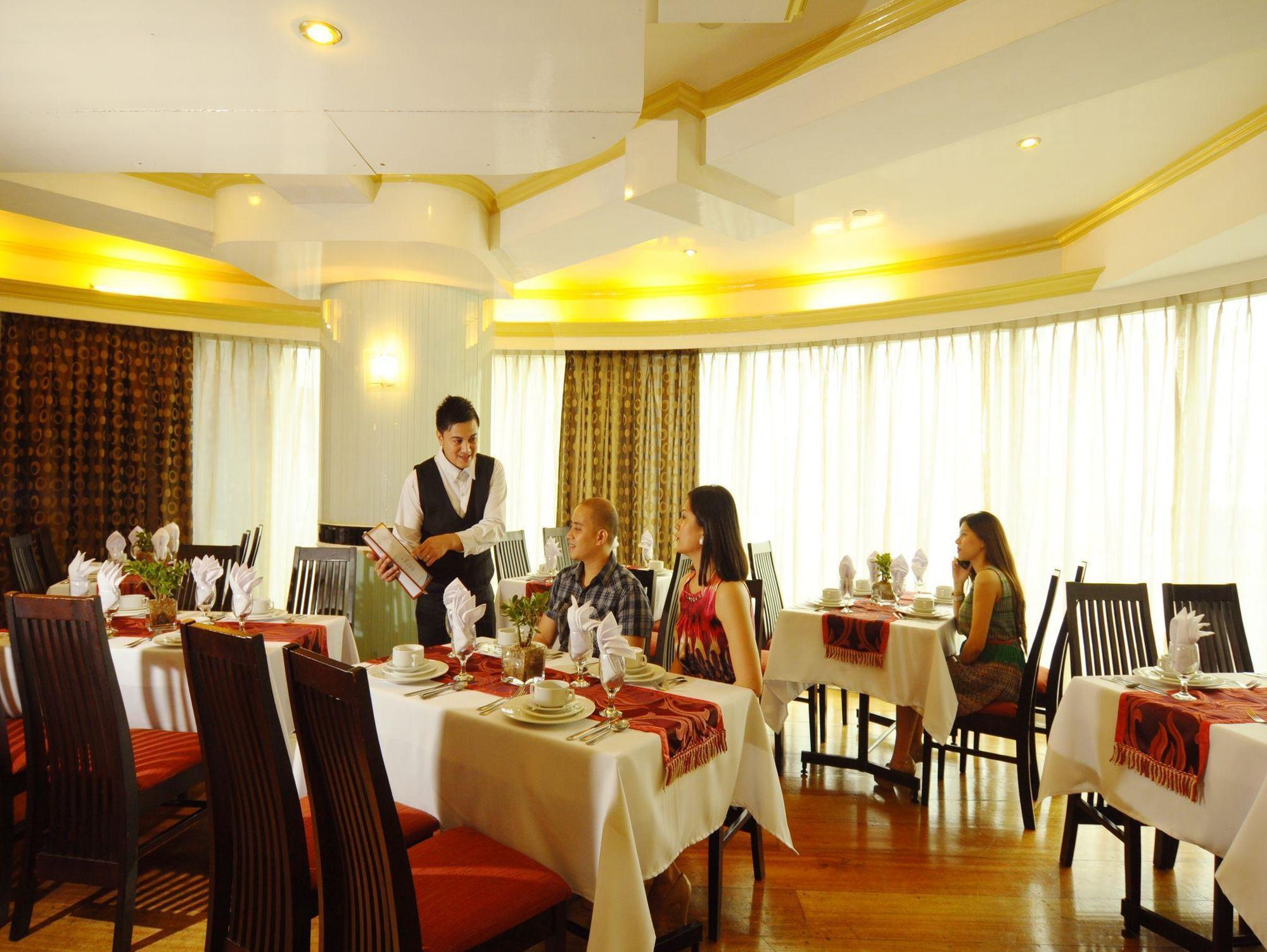 Oxford Suites Makati Makati City Luaran gambar