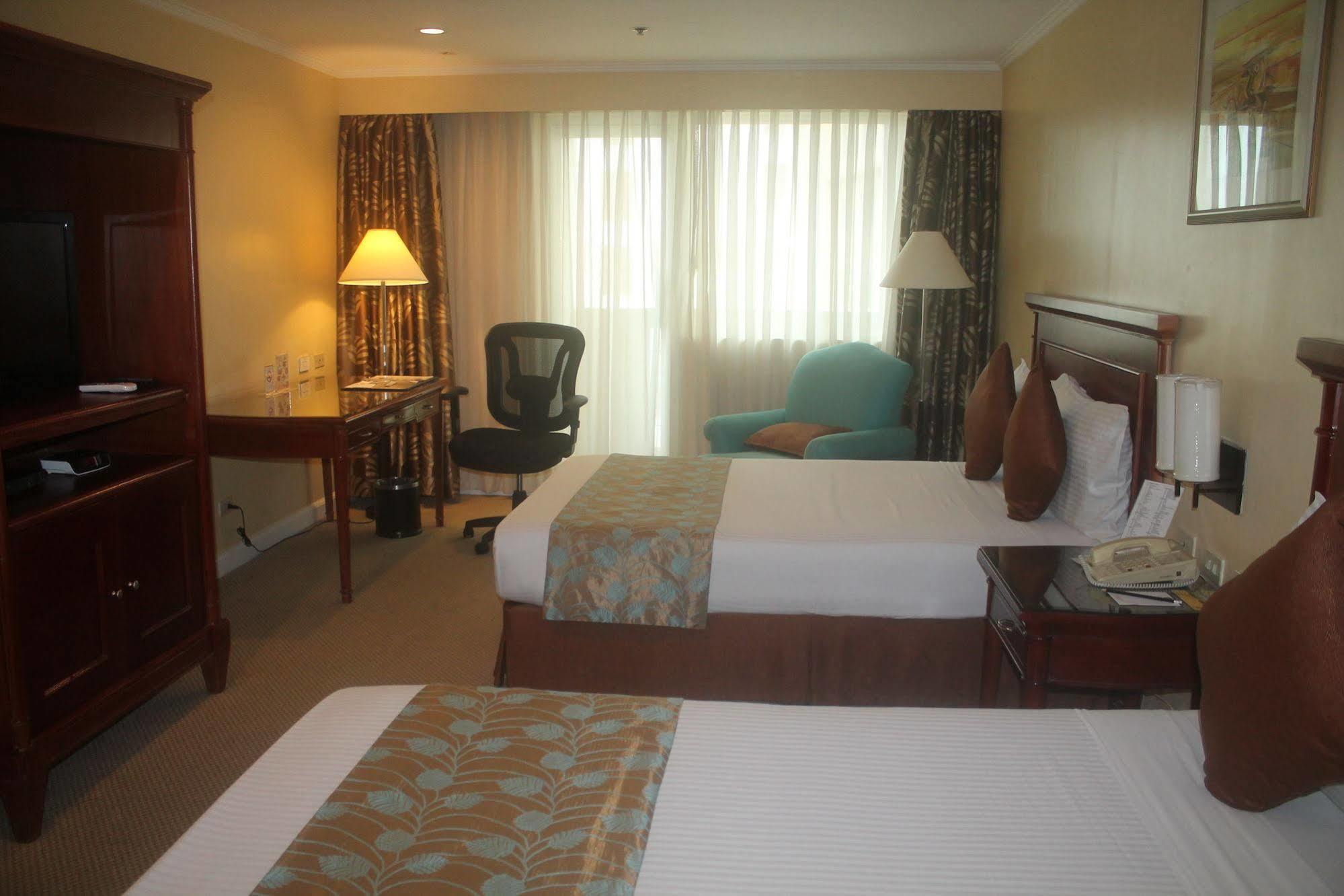 Oxford Suites Makati Makati City Luaran gambar