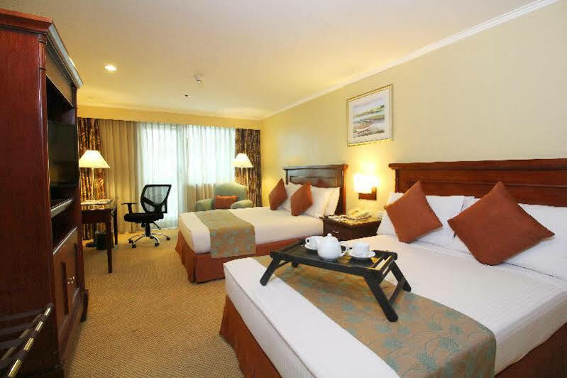Oxford Suites Makati Makati City Luaran gambar